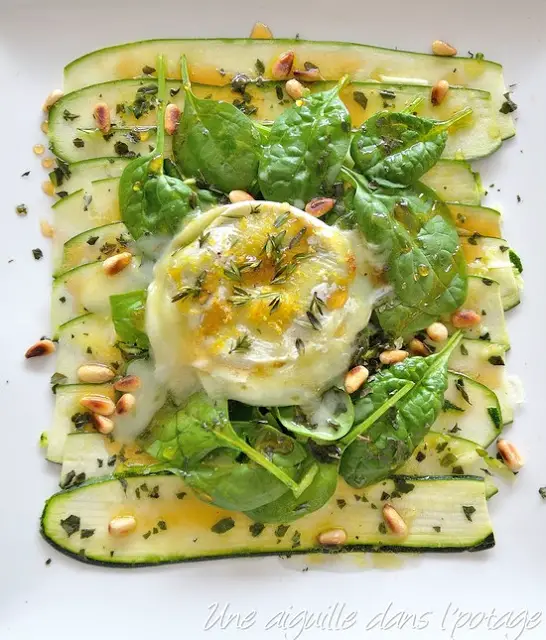 Carpaccio de courgettes, chèvre chaud, citron et miel