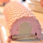 bûche fraise amande fève tonka