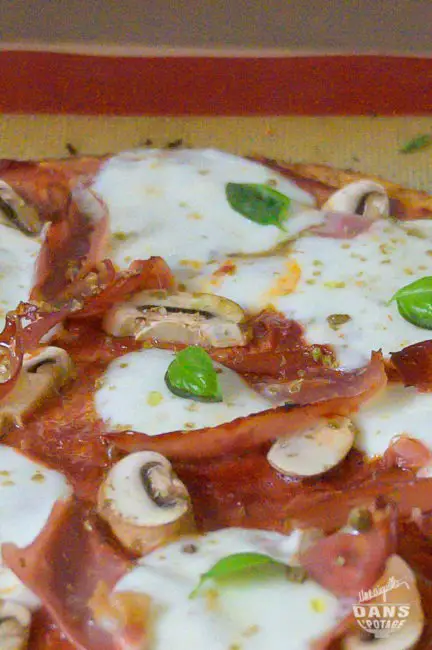 pizza chou fleur mozzarella speck champignon basilic 
