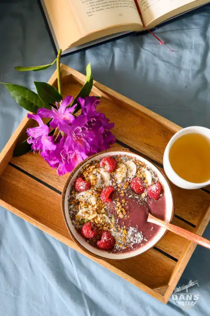 açai bowl petit-déjeuner sain et nourissant