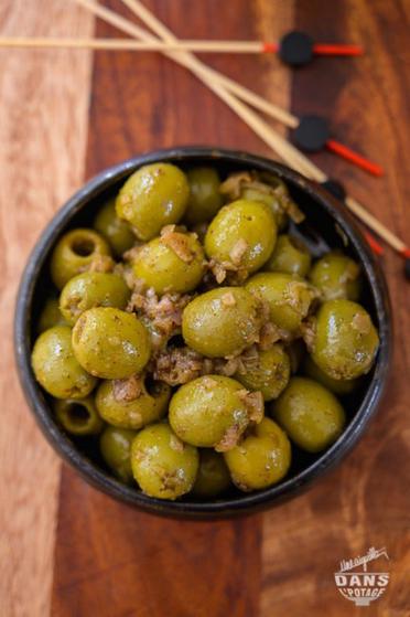 Recette Olives marinées aux herbes (facile, rapide)