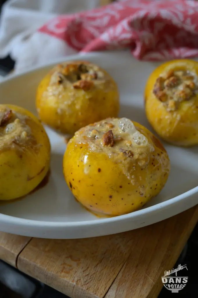 pommes au four au miel et fruits secs