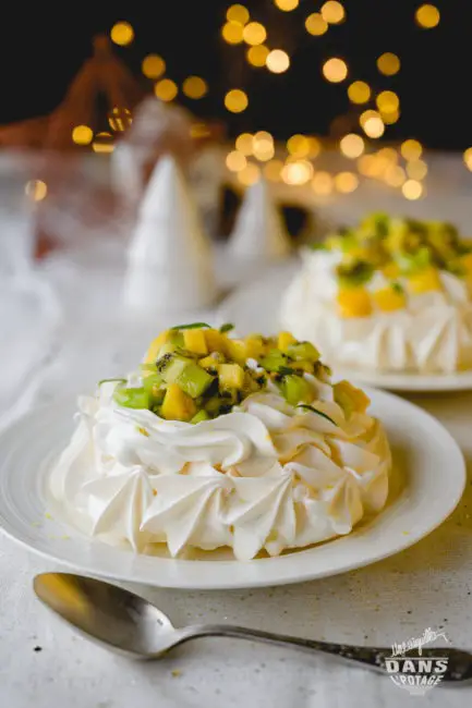 mini-pavlova aux fruits exotiques