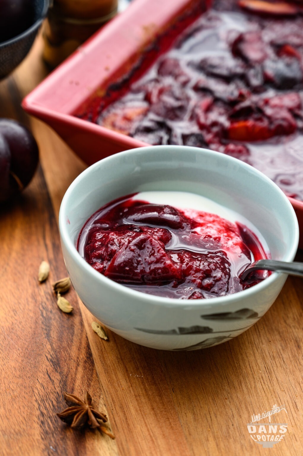 Compotée de prunes rouges aux épices Une aiguille dans l'potage