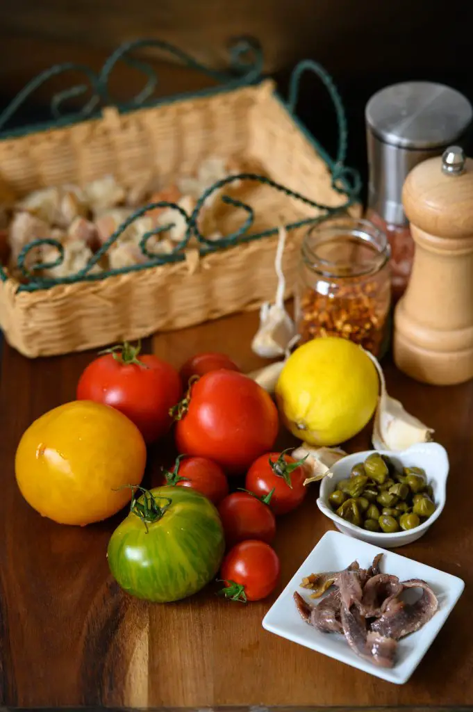 salade tomates anchois ail Ottolenghi