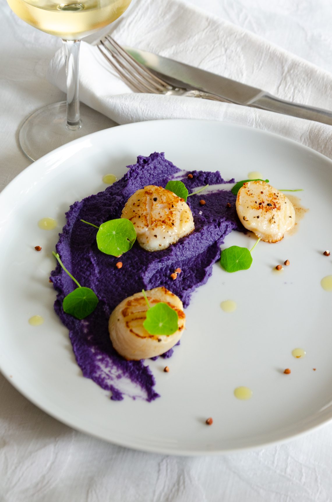 noix de Saint Jacques poêlées purée de chou rouge